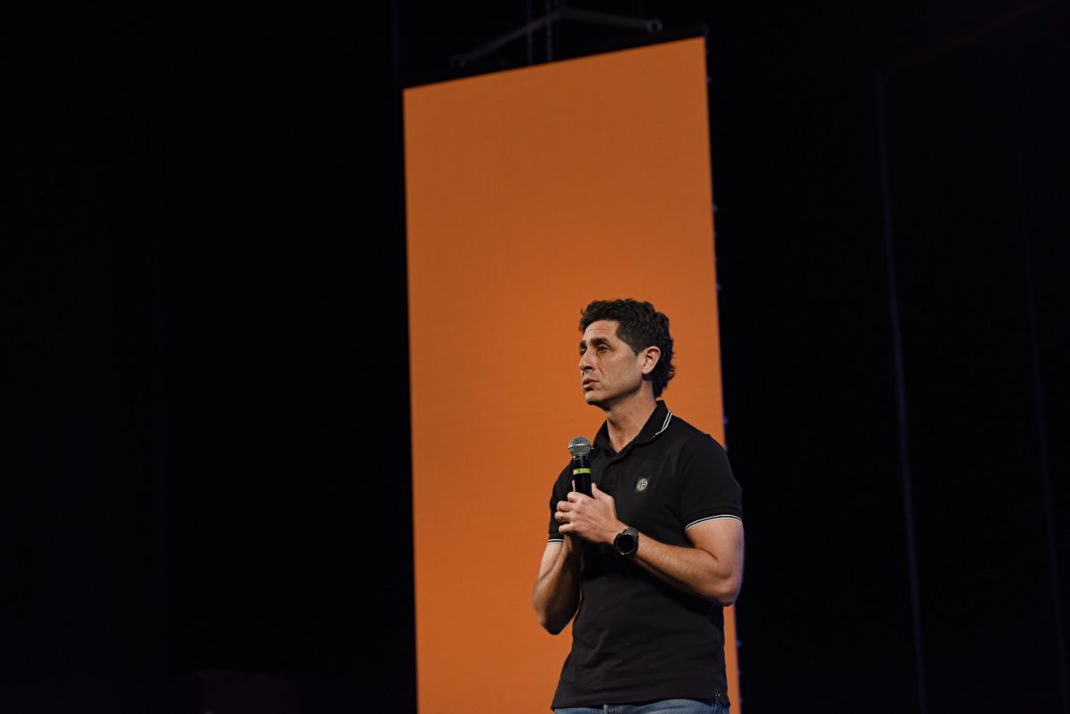 CORAJE. El tucumano invitó a animarse a decir que sí y aprender de todas las experiencias posibles. LA GACETA/ FOTO DE ANALÍA JARAMILLO