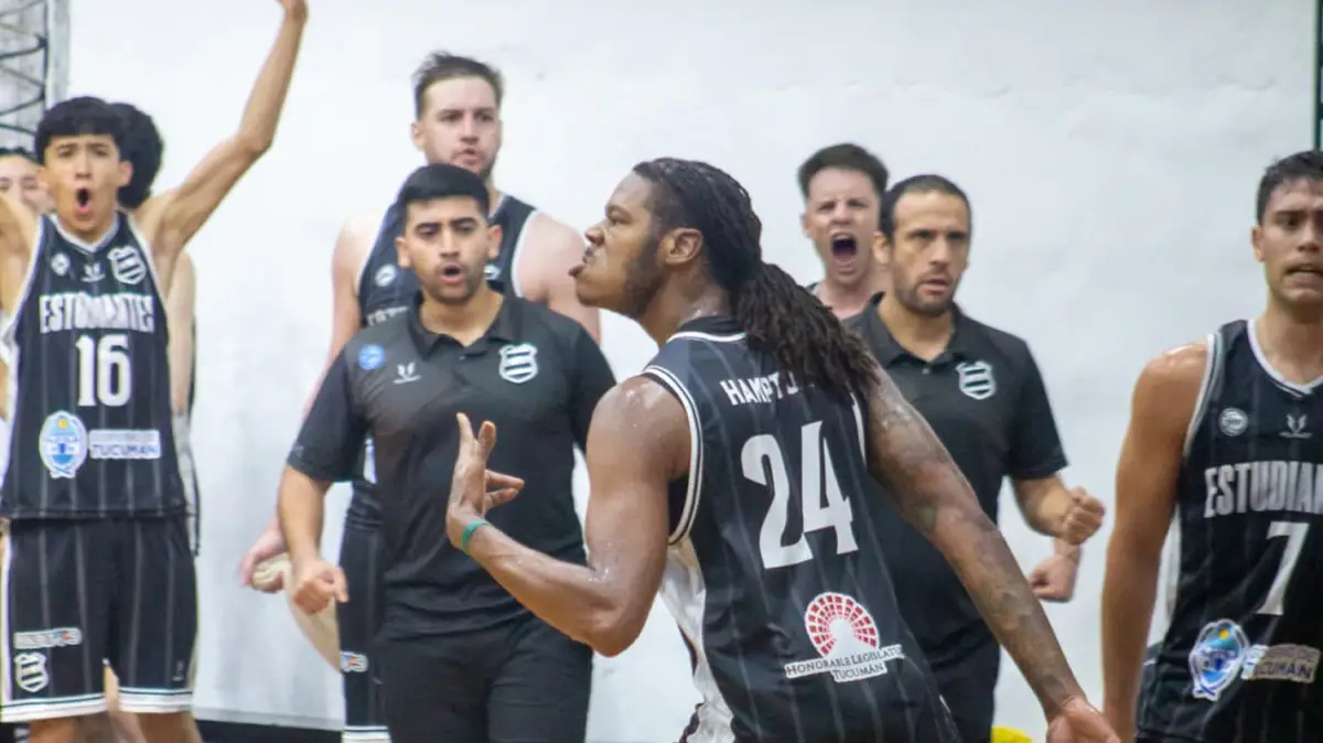 Joe Hampton anotó 25 puntos y fue el goleador del partido.