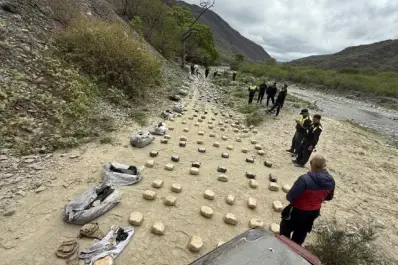 Confirman que la camioneta que volcó en El Tala transportaba más de 300 kilos de marihuana