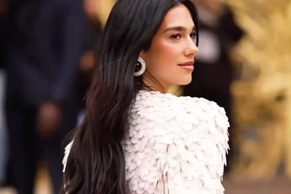 ¿Cuál es el nombre completo de Dua Lipa y qué significa?