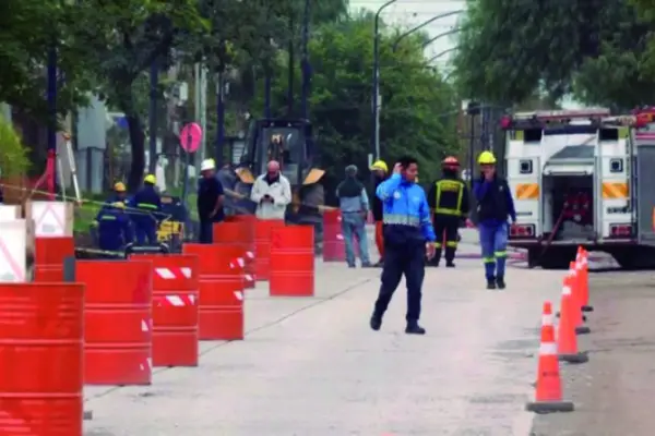 Susto por la rotura de un caño de gas en la avenida Solano Vera