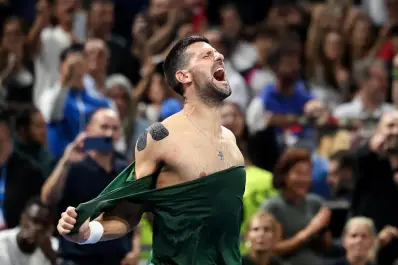 Djokovic eterno: ganó en Atenas y celebró su título 101 con una palomita espectacular