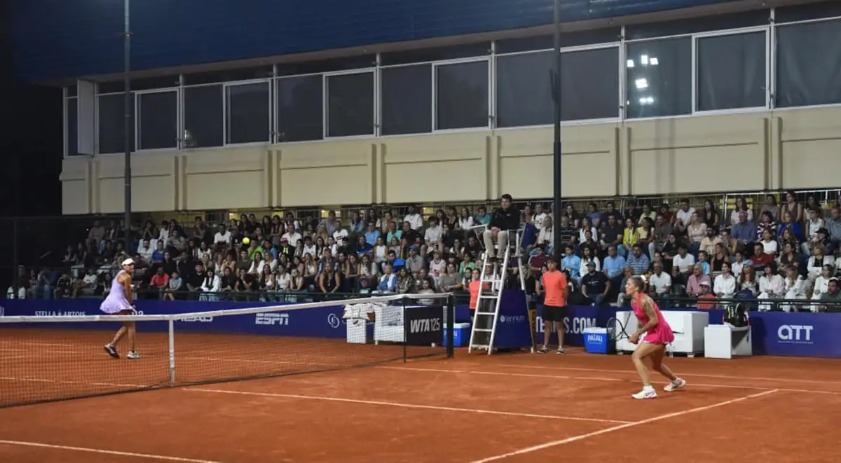 GRAN FINAL. El duelo decisivo se disputó ante un buen marco de público. La ucraniana Oliynykova se consagró campeona del WTA 125 de Tucumán.