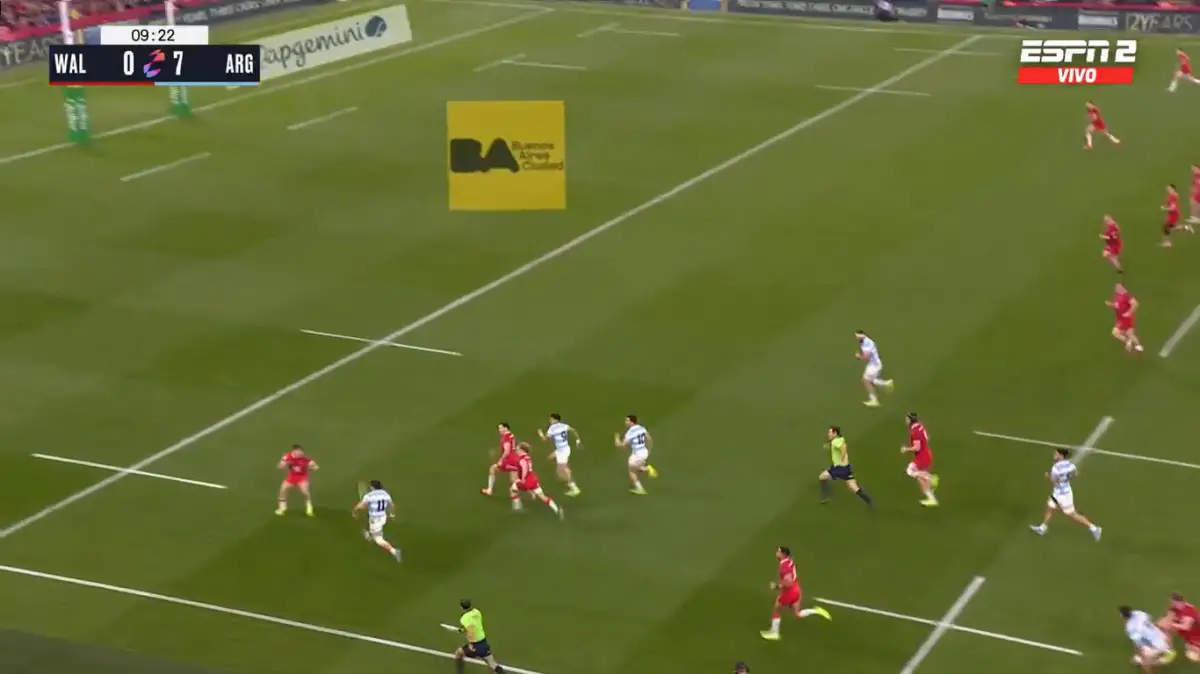 Mateo Carreras lanzó un preciso kick en el try de Prisciantelli.