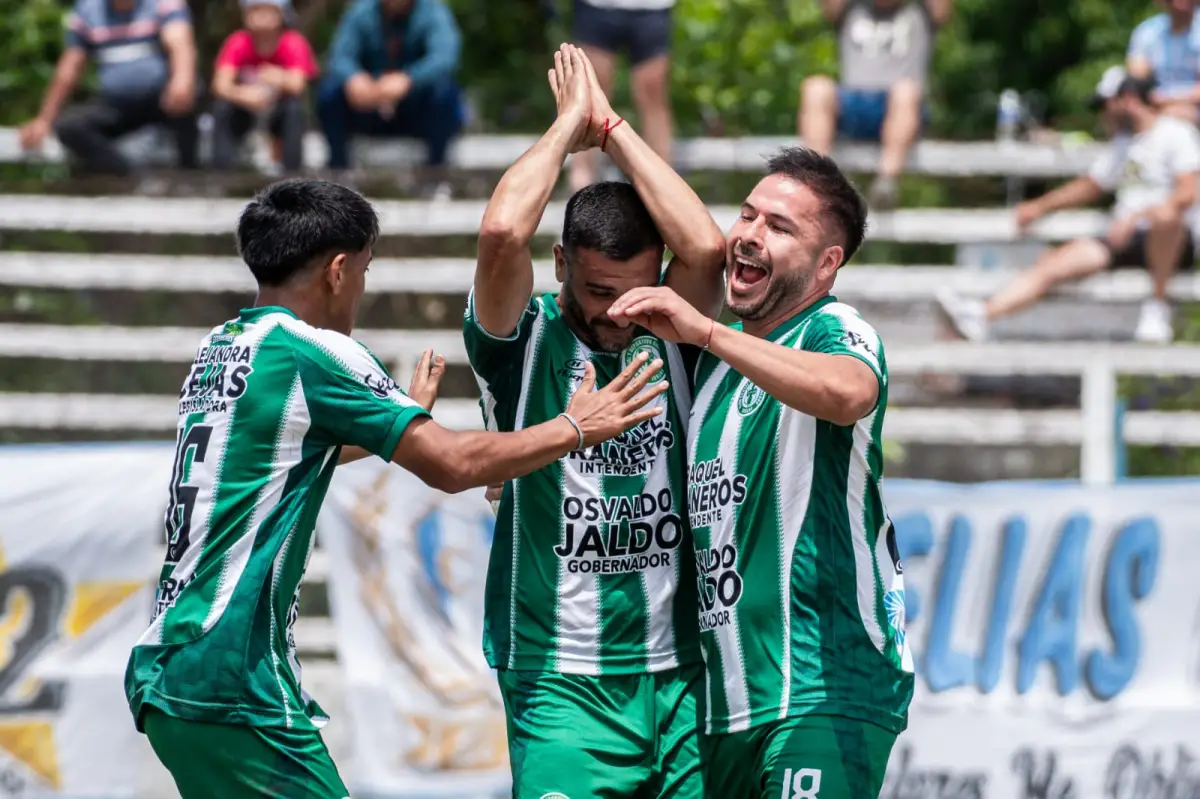 PERDÓN. Carlos López revivió la ley del ex; le marcó a Famaillá y no lo gritó por respeto.