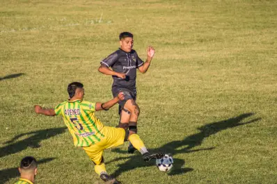 Ateneo Alderetes goleó 4 a 0 a Central Norte y quedó a tiro de la punta en su zona en el Regional Federal Amateur