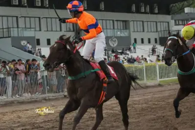 Turf: Zinzan Brooke confirmó su ascenso con un gran triunfo en la central