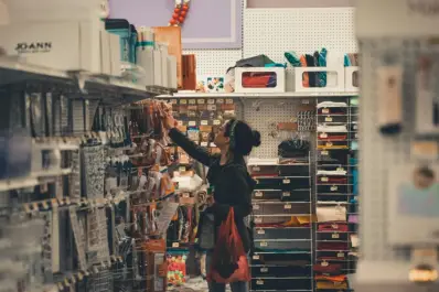 Las ventas minoristas de las PyME volvieron a caer en octubre, pese al movimiento por el Día de la Madre