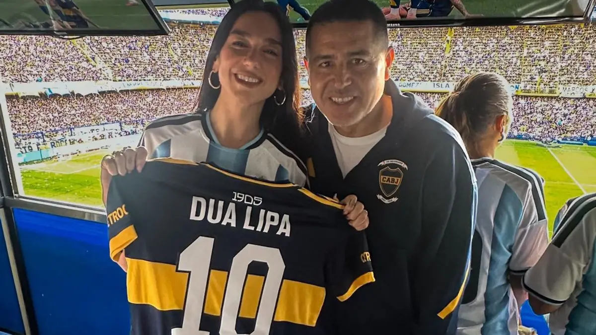 Franco Colapinto le hizo una atrevida invitación a Dua Lipa después de su visita a la Bombonera