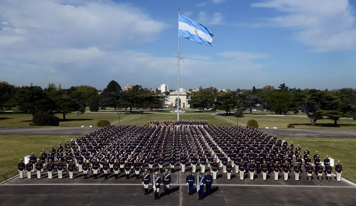 FORMACIÓN. En el Colegio Militar de la Nación, jóvenes de todo el país se preparan para convertirse en oficiales del Ejército Argentino.