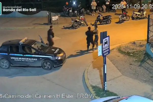 La cámara lo captó cuando agredía a sus vecinos y terminó aprehendido