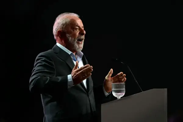 Lula hizo en Belem un llamado contra el “negacionismo” del cambio climático