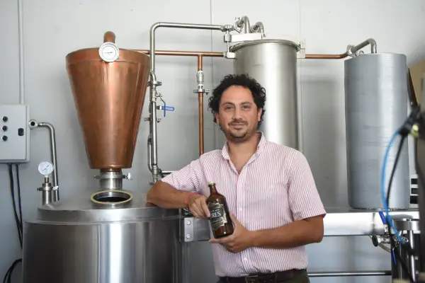 De un hobby de Navidad al éxito: la historia del gin taficeño que nació en el quincho de una casa