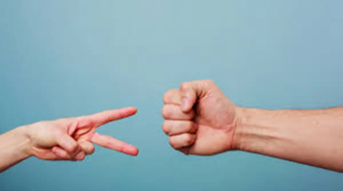 El ingenioso truco para ganar siempre a piedra, papel o tijera, según la ciencia