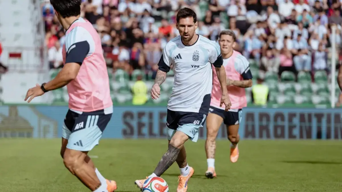 Lionel Messi, en la práctica en el estadio del Elche.