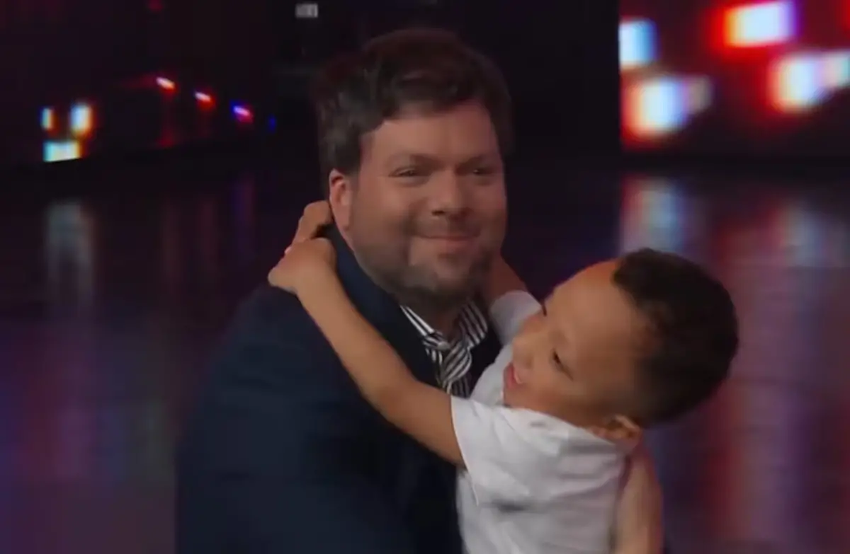 Emoción en Buenas noches Familia: dos gemelos con síndrome de Noonan recibieron un gesto solidario