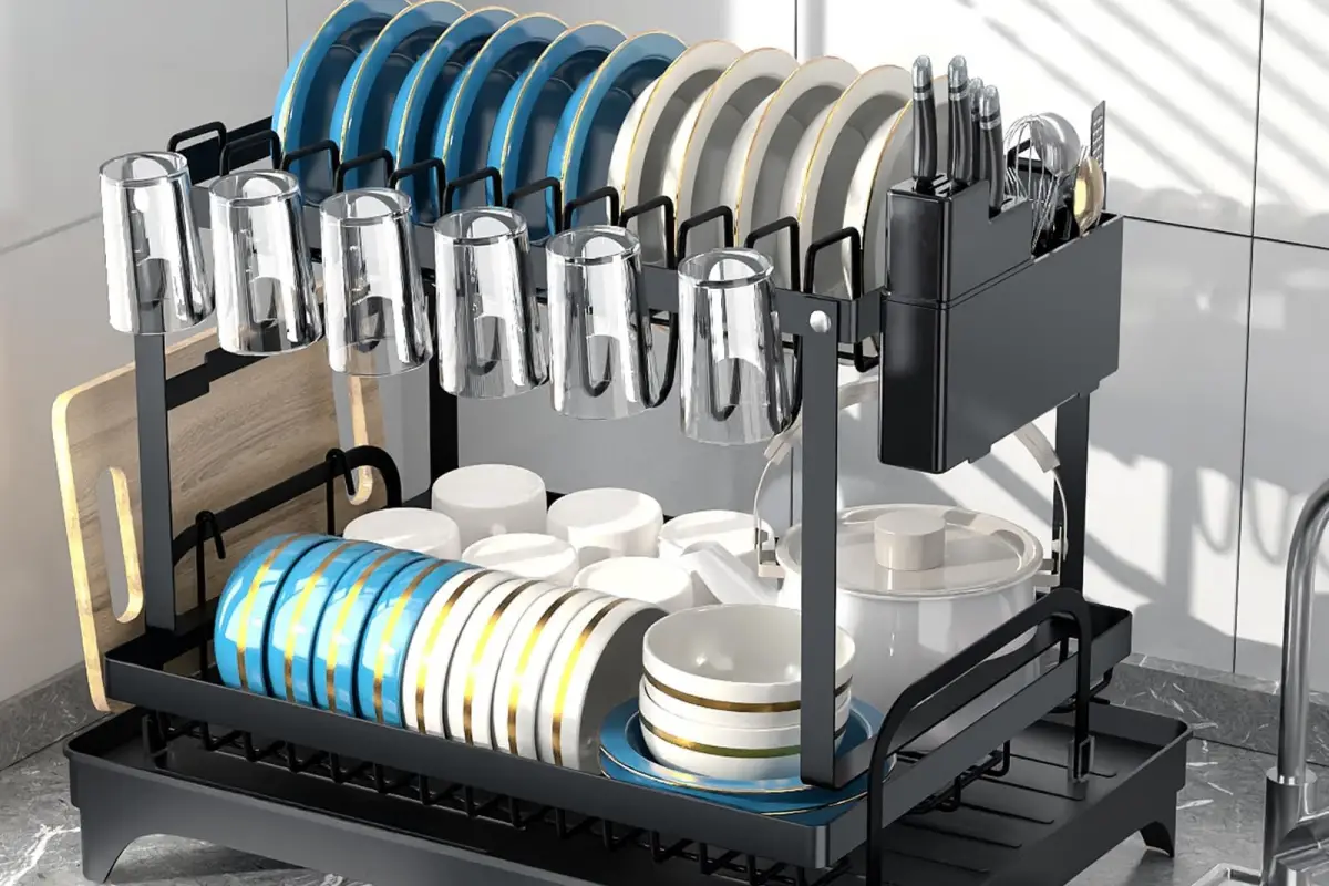 La alternativa al secaplatos que ahorra espacio y mantiene la mesada impecable