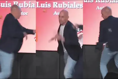 Atacaron a Luis Rubiales mientras presentaba su libro en Madrid: tensión, gritos y huevazos en el evento