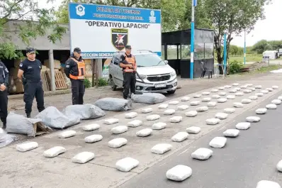 Operativo Lapacho: la Policía secuestró 120 kilos de marihuana y detuvo a cuatro personas en Tucumán