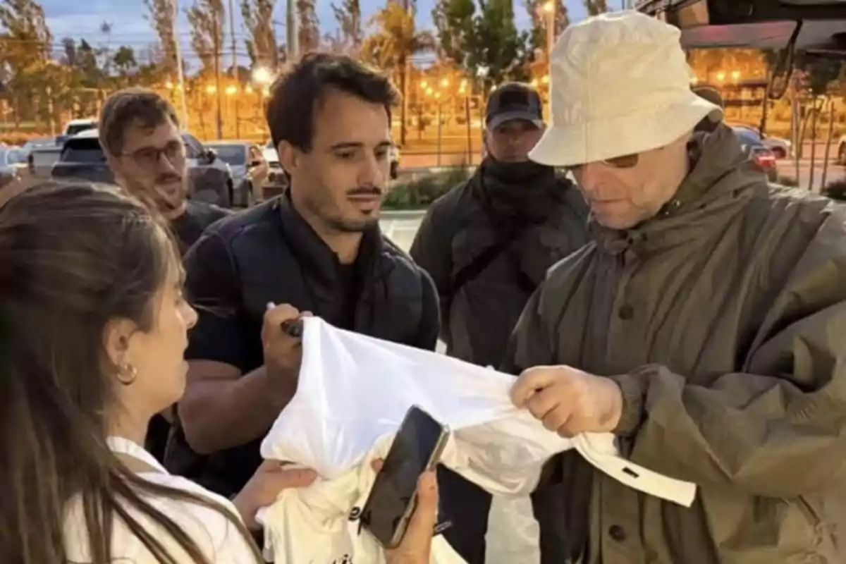 Así fue el esperado encuentro de Liam Gallagher con sus fanáticos argentinos