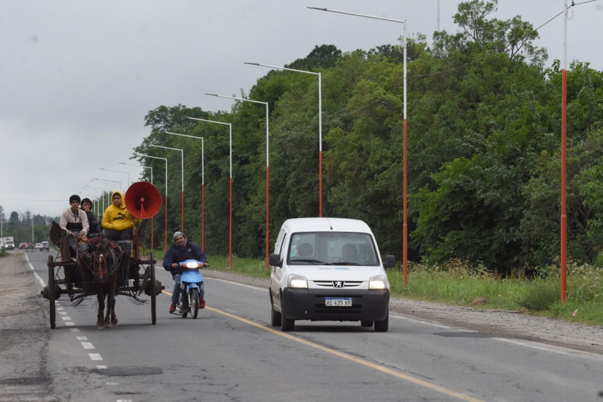 CONCURRIDO. Por la zona transitan desde camiones con citrus hasta carros tirados por caballos. LA GACETA/ FOTO DE ANALÍA JARAMILLO