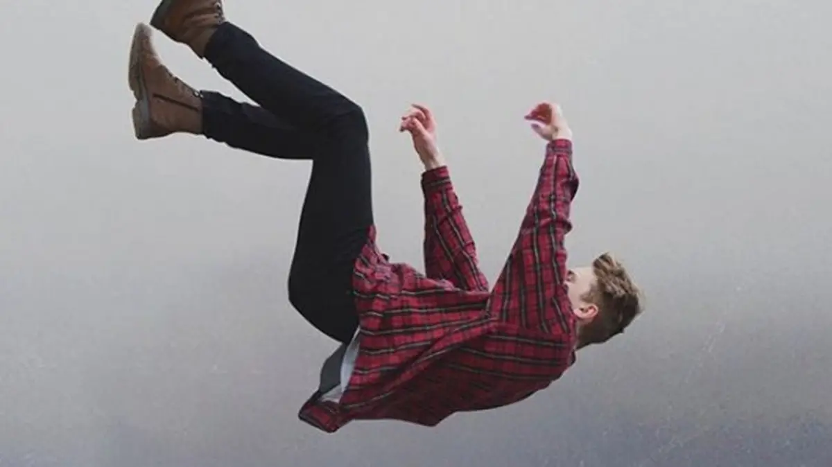 Soñar con caídas: qué significa realmente y qué revela sobre tus emociones y tu cerebro