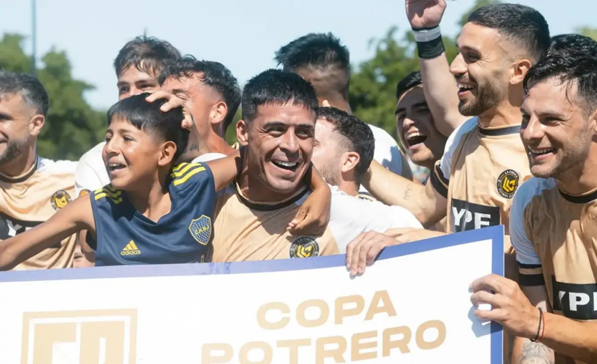 Cuánto se gana en la Copa Potrero 2025: los premios millonarios del torneo que organiza el Kun Agüero