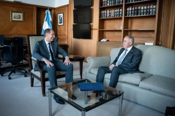 Jaldo ata su apoyo a Milei a obras y a financiamiento para Tucumán