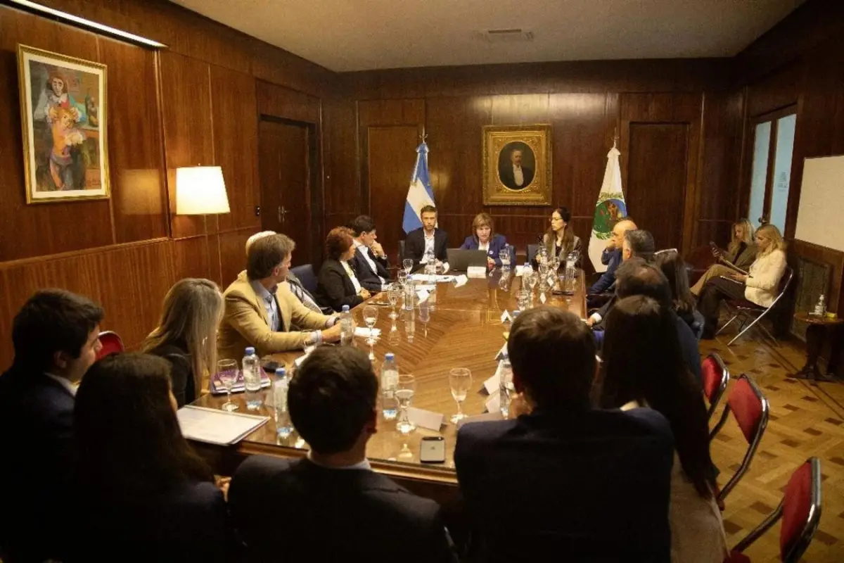 REUNIÓN CLAVE EN EL SENADO: Victoria Villarruel aclara sus facultades y Patricia Bullrich pide acompañamiento a los proyectos del Gobierno. @patriciabullirch