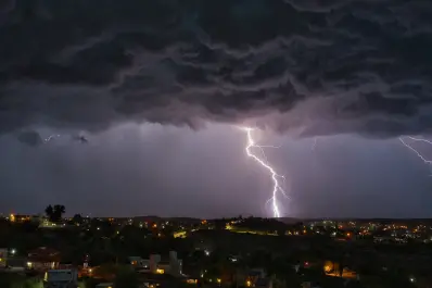 Alerta naranja: cinco provincias tendrán que tomar precauciones ante tormentas severas