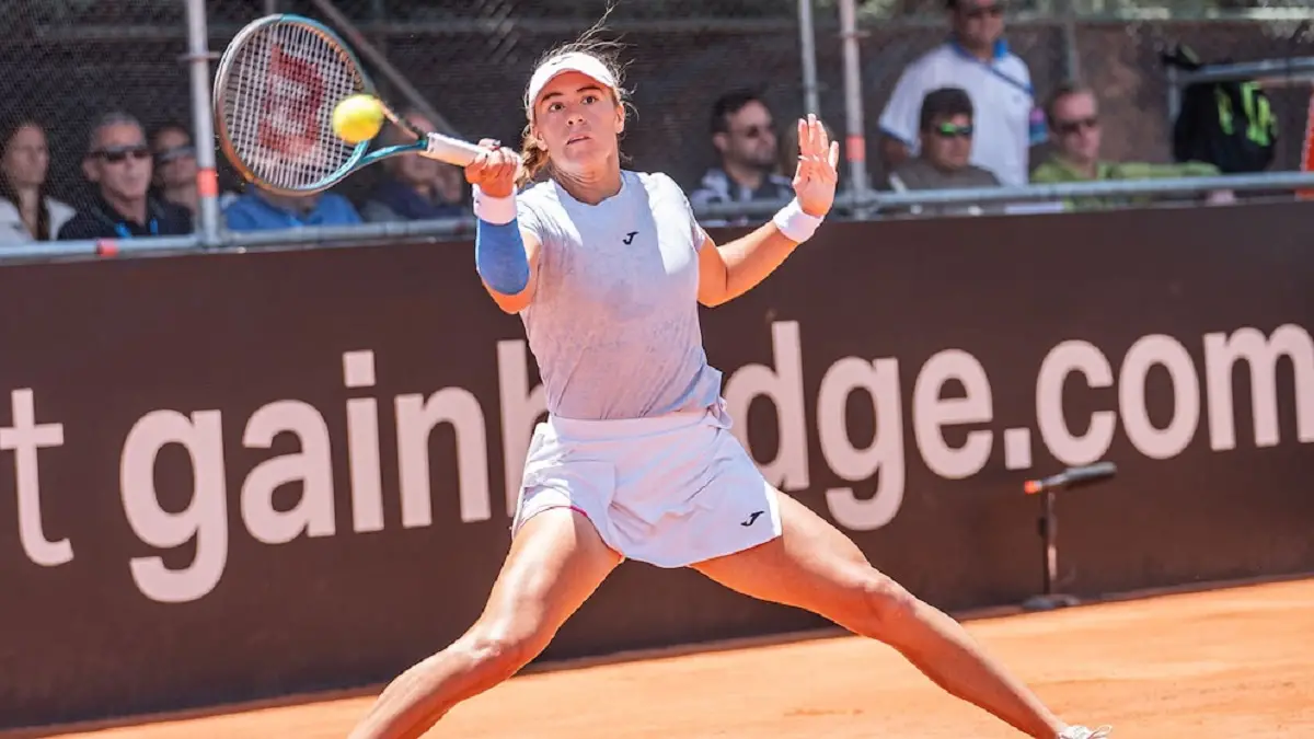 EN ACCIÓN. Solana Sierra tuvo actuación deslucida en el segundo punto de la serie.