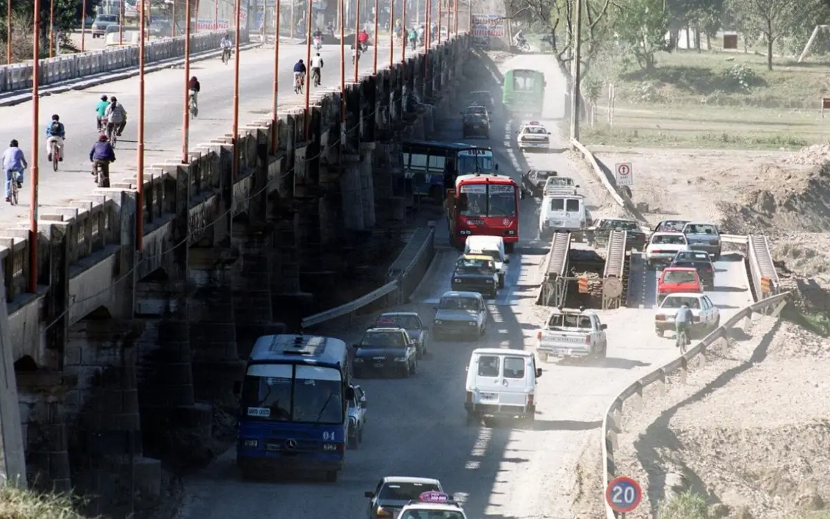 Recuerdos fotográficos: 2000. Emergencia por la clausura del puente Lucas Córdoba