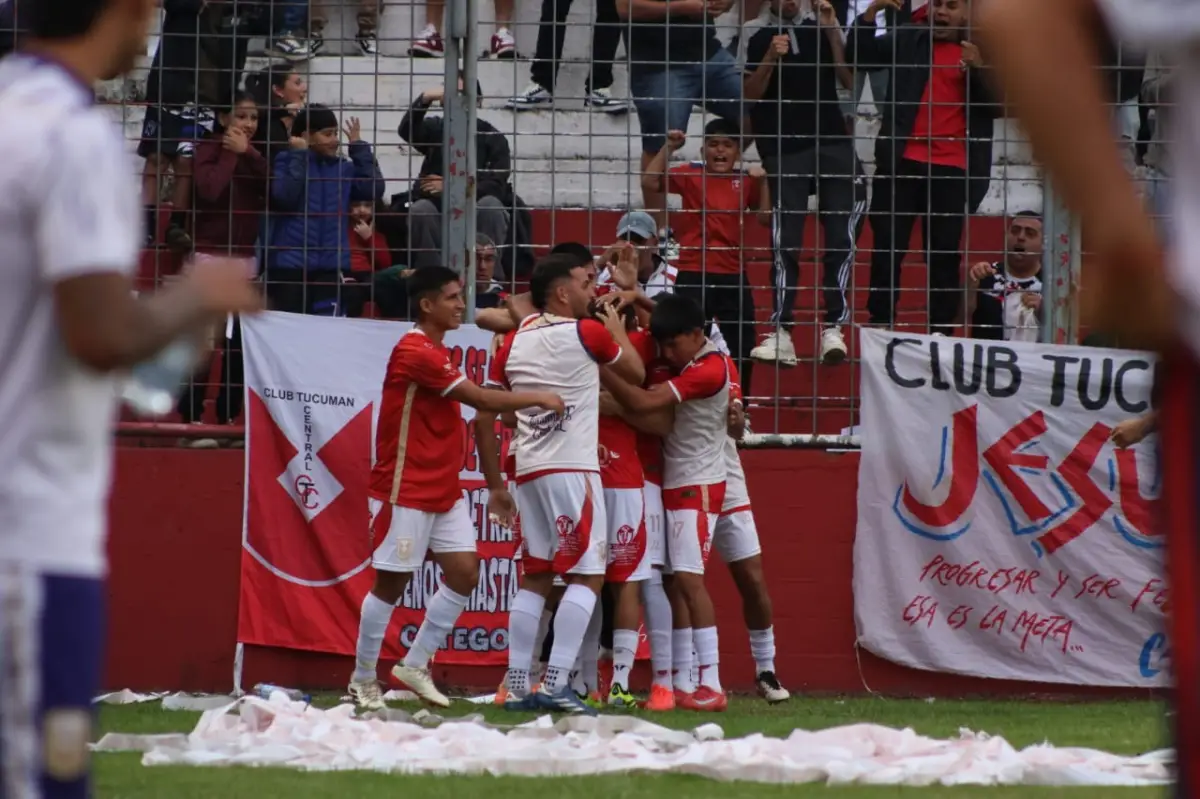 Nelson Martínez Llanos anotó el gol de la victoria de Tucumán Central.