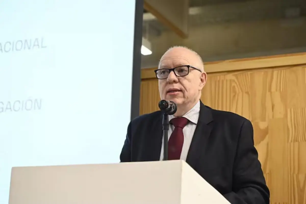 JORGE FERNÁNDEZ DÍAZ. “El periodismo está para descubrir, pero también para pensar”.