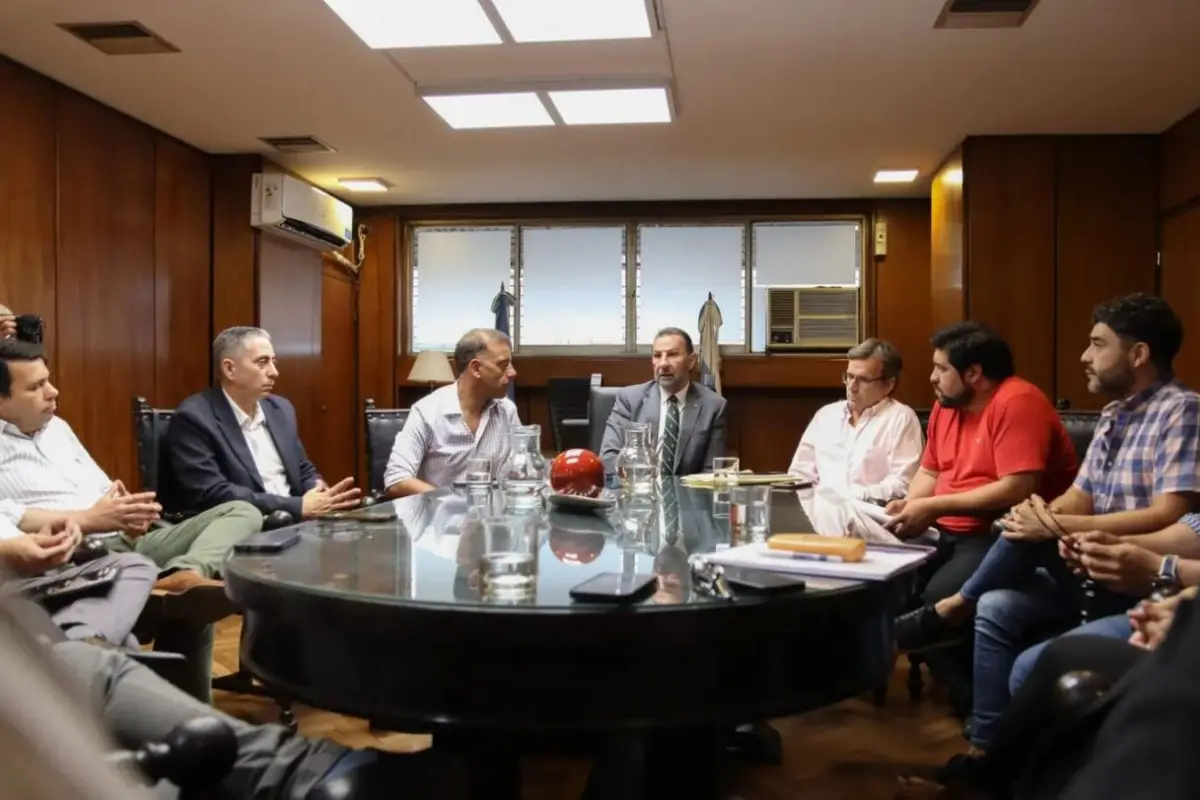 DEBATE DE MOVILIDAD URBANA. El municipio capitalino se prepara para la regulación de las apps de transporte como Uber, Cabify o Didi.