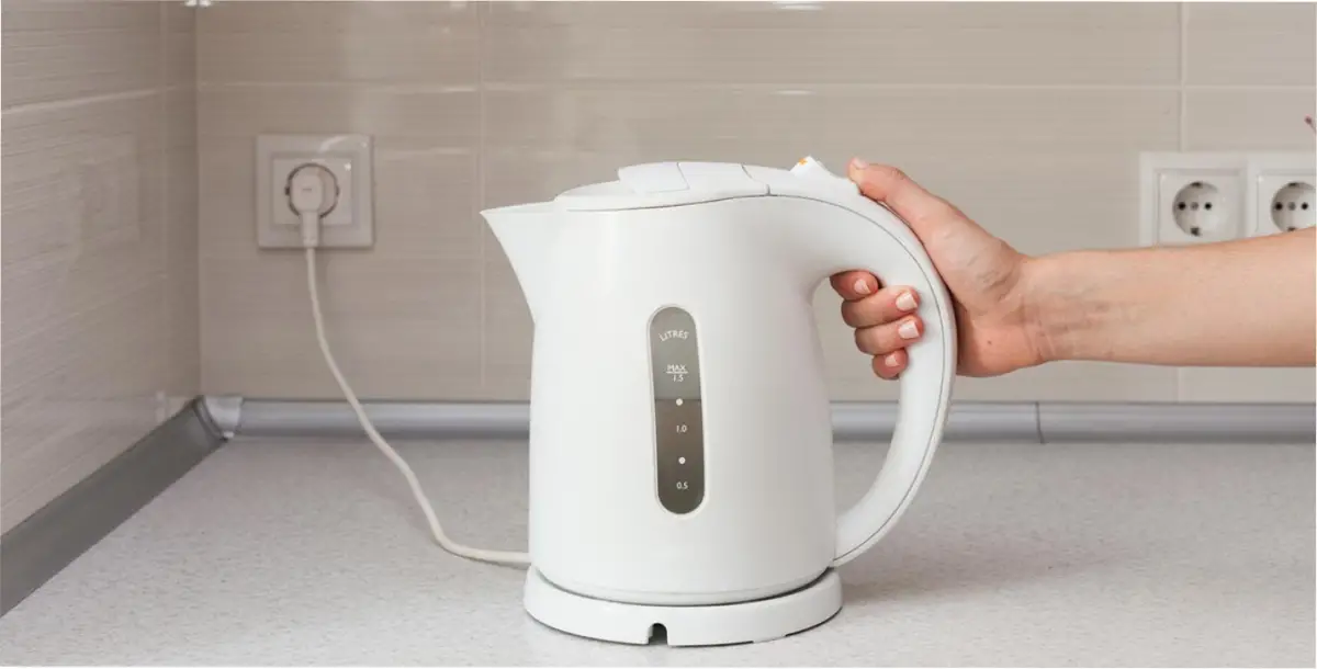 ¿Cómo eliminar el sarro de la pava eléctrica?