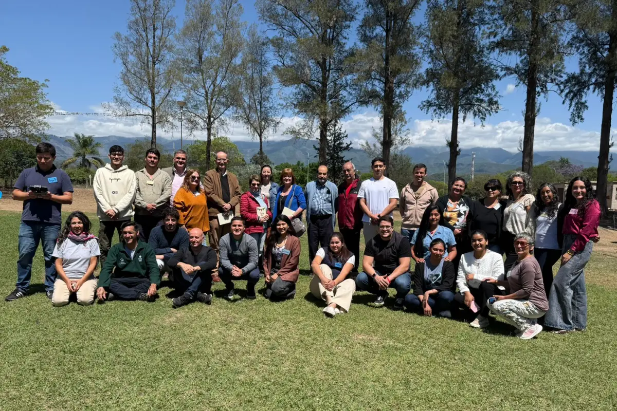 EN SAN PEDRO DE COLALAO. Los asistentes al encuentro organizado por la Cooperativa Generar y la Fundación Coquena.