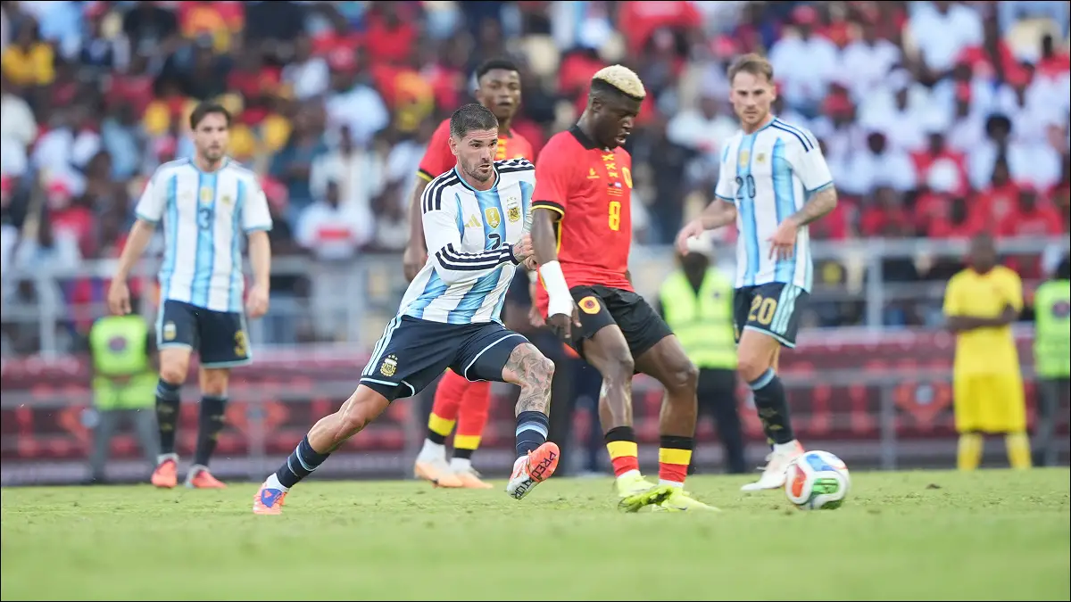 SORTEO EN PUERTA. La Selección sigue de cerca cómo quedarán definidos los grupos para la próxima Copa del Mundo, a la espera de conocer el recorrido que tendrá en Estados Unidos.