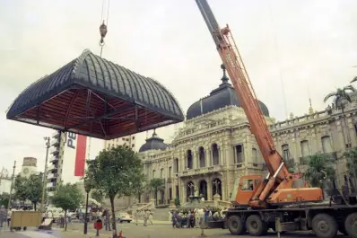 Recuerdos fotográficos: 1996. La Casa de Gobierno recupera la cúpula que se había quemado