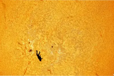 La foto imposible que no es IA: el paracaidista que cruzó el Sol