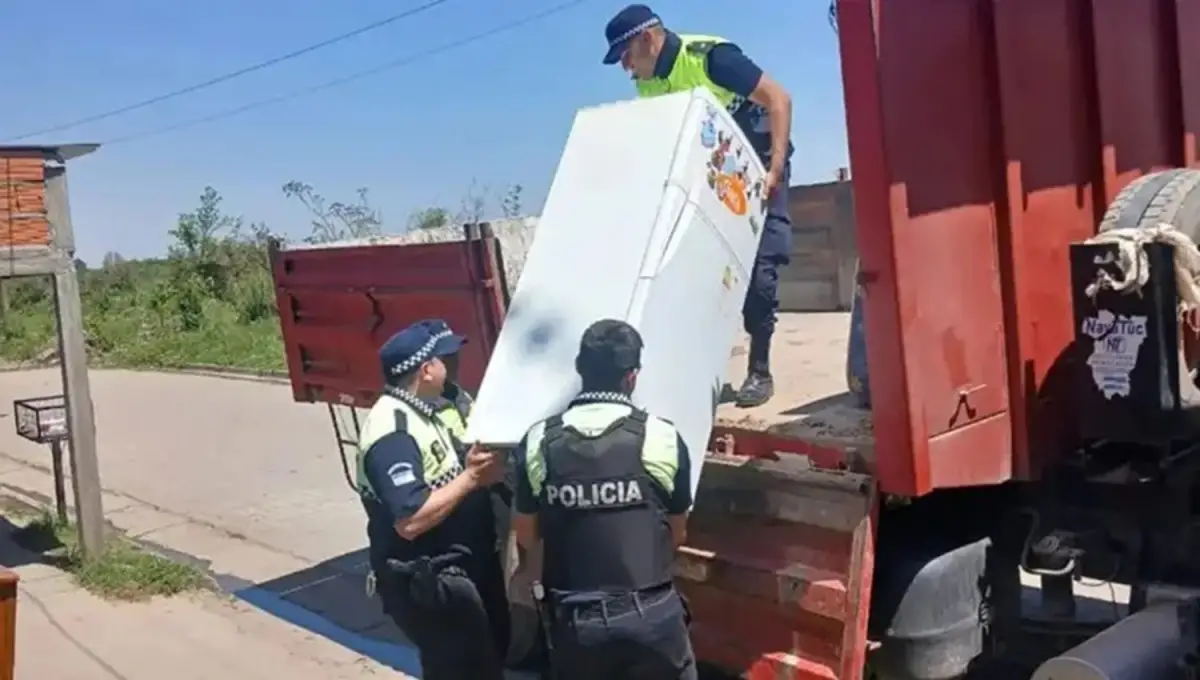 LA POLICÍA ACTÚA en el lugar. 