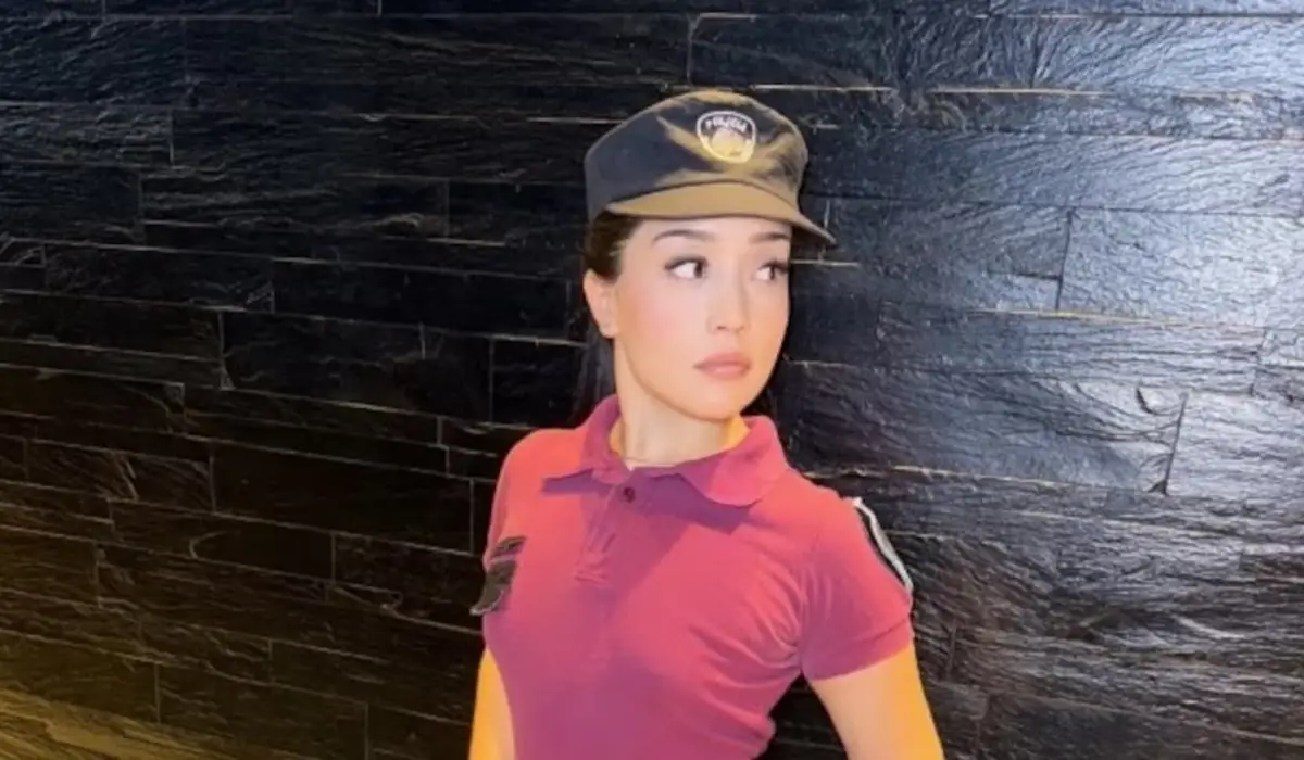 UNA OFICIAL PORTEÑA. Fue suspendida luego de que se descubriera que publicaba contenido hot en sus redes sociales utilizando prendas del uniforme policial. 