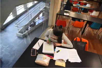 Cuáles son las tres carreras que ya no convienen estudiar en 2026, según la inteligencia artificial