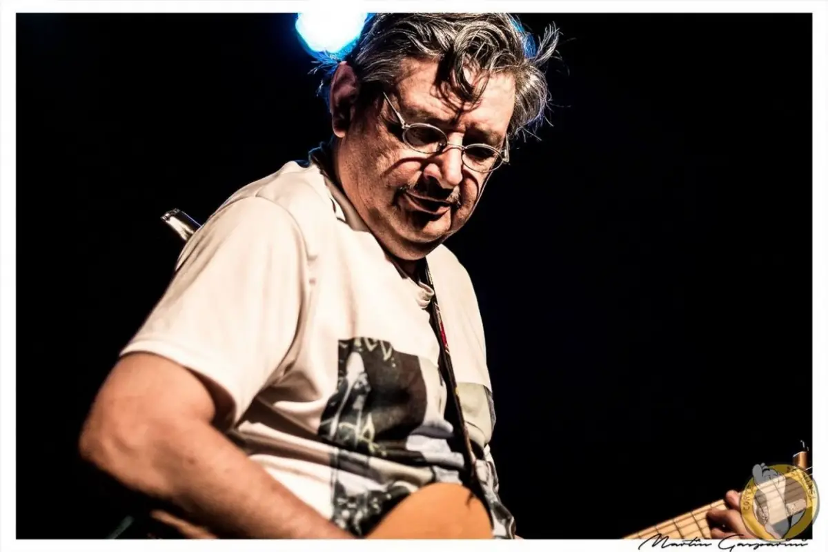 DE SUMO AL PRESENTE. Ricardo Curtet actúa hoy junto a Don Luca.