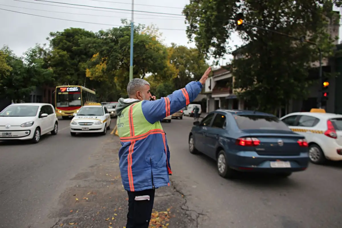 GENERACIÓN DE INFRACCIONES. Los agentes de tránsito de la Capital sumarán herramientas para su trabajo diario. 