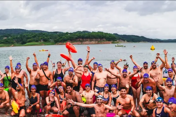 Aguas abiertas en El Cadillal: más de 200 nadadores en la segunda fecha del Circuito NOA 2025