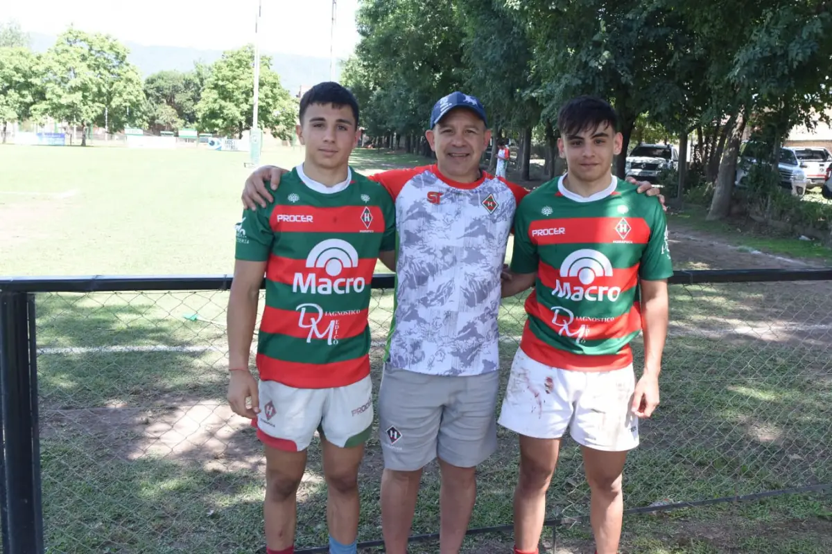 Isaías, Leandro y Eliseo Molinuevo tras el partido frente a Tala.