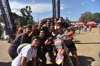 El piloto que completó el Transmontaña y celebró su cumpleaños con una fiesta inesperada