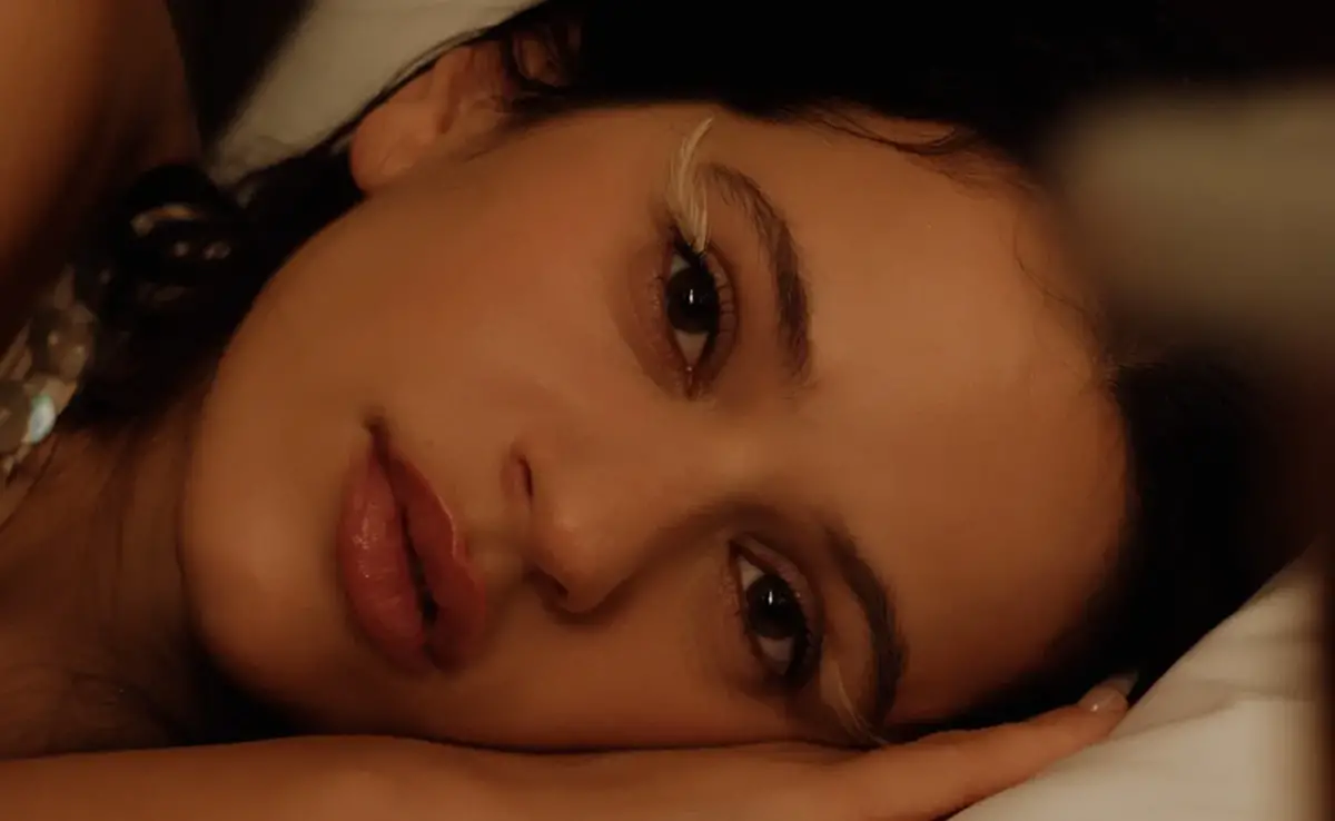 ''BAJAR LA DOPAMINA''. Esta frase de Rosalía reabrió el debate sobre el celular, el placer y la salud mental. / ROSALÍA BERGHAIN YT