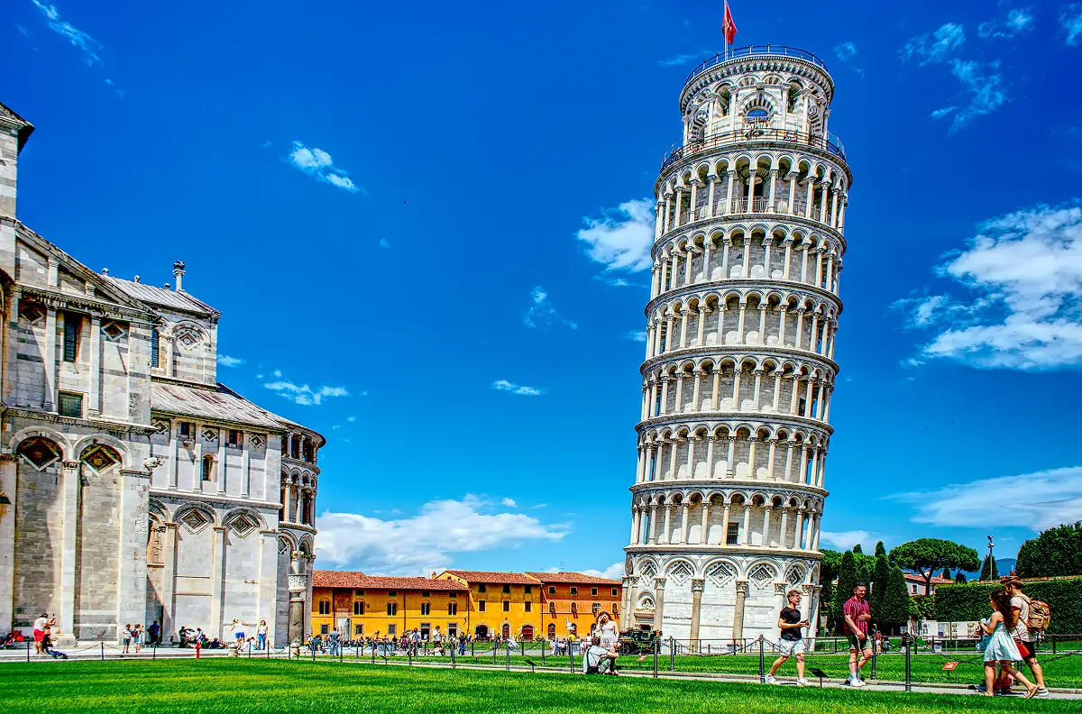 HABLAR EL IDIOMA DEL PAÍS DE LA TORRE DE PISA. El Gobierno de Italia habilitó una plataforma abierta para interesados en el aprendizaje del italiano de todo el mundo. / UNSPLASH